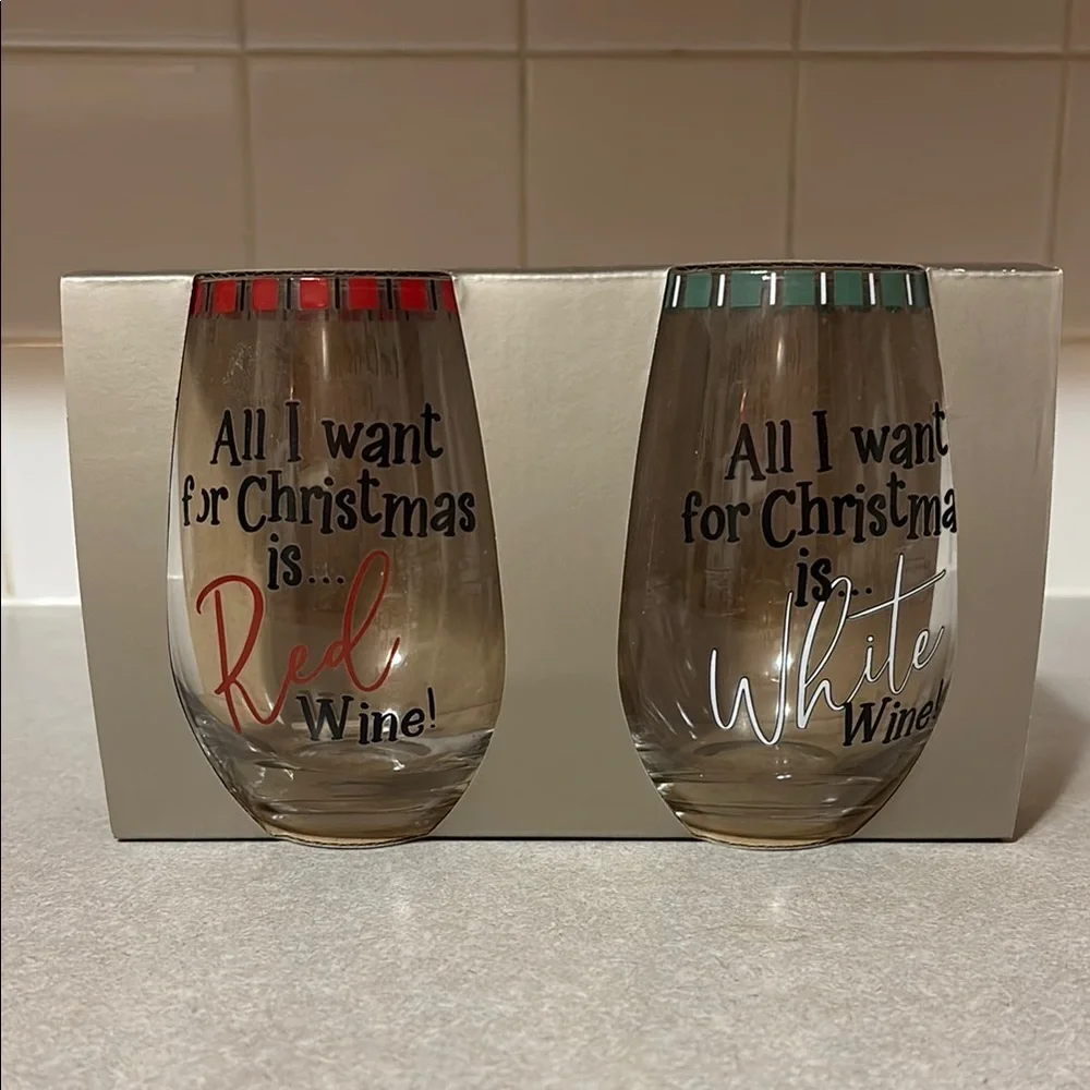 Pier 1 Christmas Wine Glass Set - Red and White